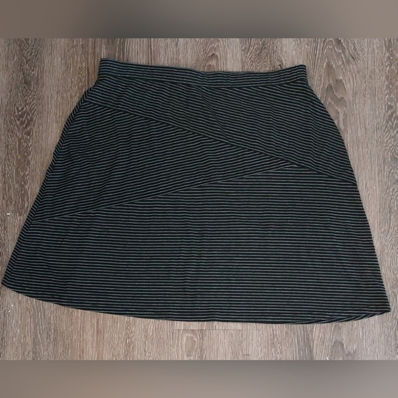 Indigo Black and Grey Striped Knee Length Knit Skirt Size 1X Summer Casual Work - Picture 1 of 6